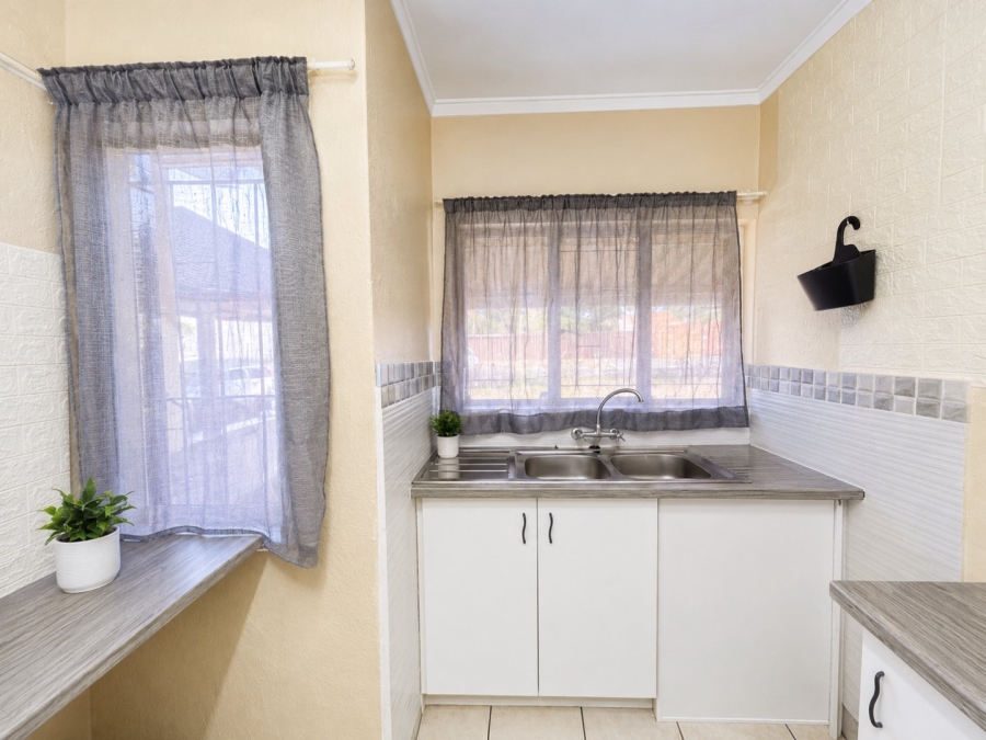 4 Bedroom Property for Sale in Pellissier Free State